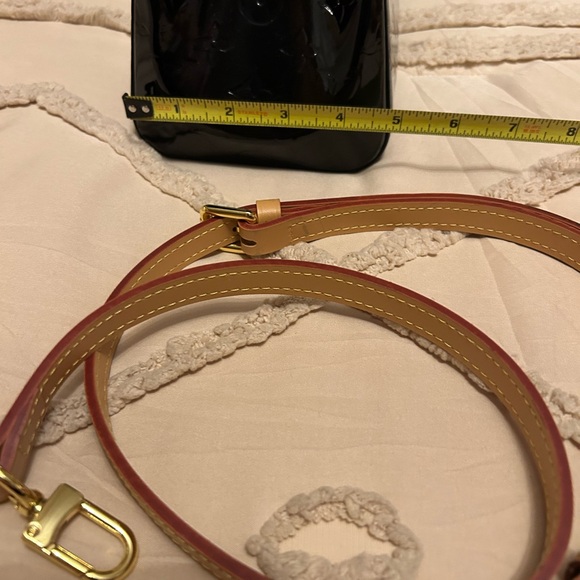 LOUIS VUITTON / Black Vernis MM
(AUTHENTIC) - Picture 15 of 15